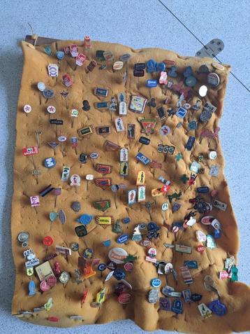 TE KOOP vintage speldjes, minstens 58 jaar oud beschikbaar voor biedingen