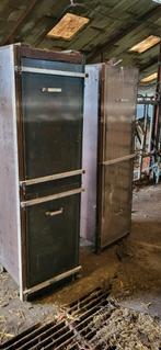 Kasten om honingkamer en broedkamer raampjes op te slaan, Bijen