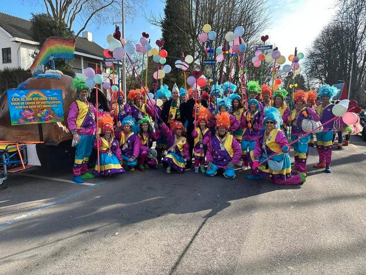 Carnaval trollenpakken - 30 stuks!, Kleding | Heren, Carnavalskleding en Feestkleding, Gedragen, Kleding, Carnaval, Maat 56/58 (XL)