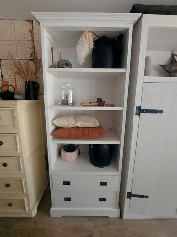 Boekenkast wandkast buffetkast vintage laden wit hout hoog  beschikbaar voor biedingen