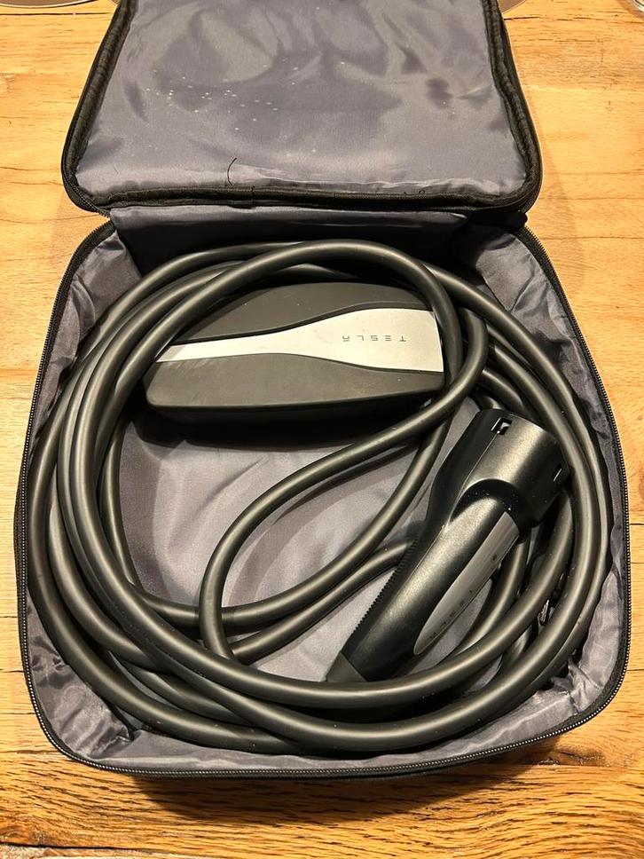 Tesla Connector 230 V/220 V, Auto diversen, Laadpalen, Zo goed als nieuw, Laadkabel, Ophalen