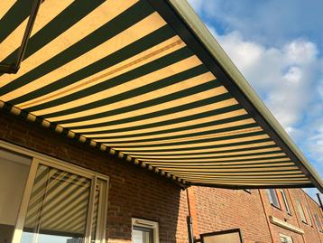 Zonnescherm 4,5m breed, 3m uitval - izgs beschikbaar voor biedingen