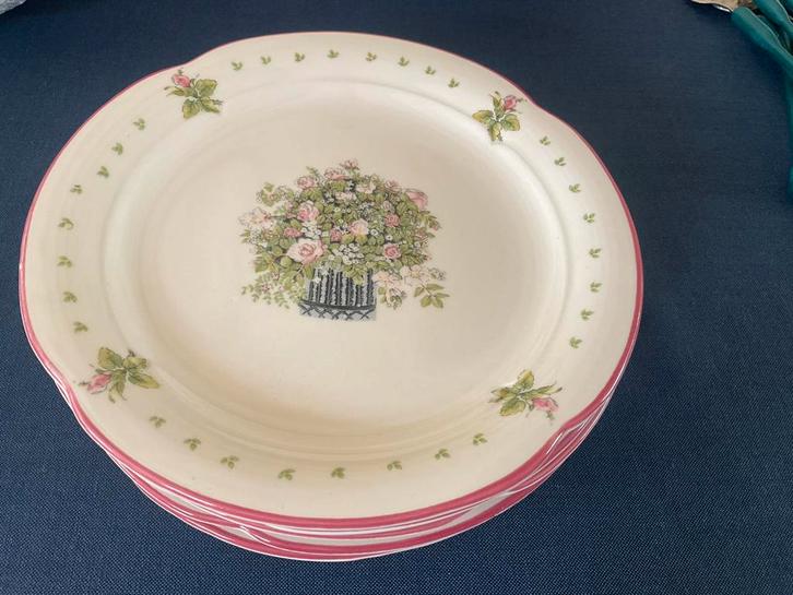 GALLO ROSENGARDEN /6 borden 20.7, Huis en Inrichting, Keuken | Servies, Zo goed als nieuw, Bord(en), Overige stijlen, Porselein