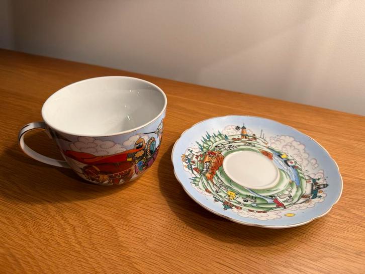 Elan Gallery Kop en Schotel Uniek Design Russische sprookjes, Antiek en Kunst, Antiek | Servies compleet, Ophalen of Verzenden