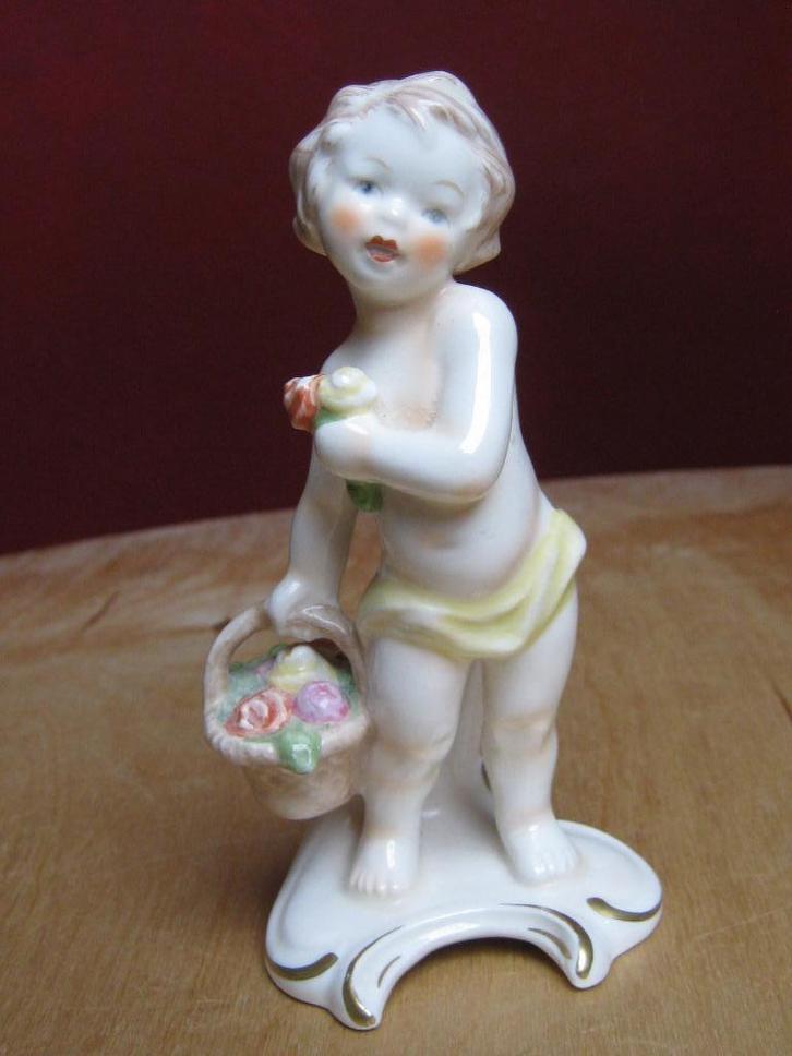 Hummel Goebel putti June 1978, Verzamelen, Beelden en Beeldjes, Zo goed als nieuw, Hummel, Verzenden