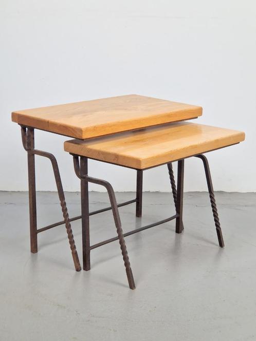 2 Brutalist bijzettafel nesting tables mimiset eiken metaal, Huis en Inrichting, Tafels | Bijzettafels, Gebruikt, Rechthoekig