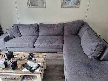 Grijze hoekbank moet snel weg