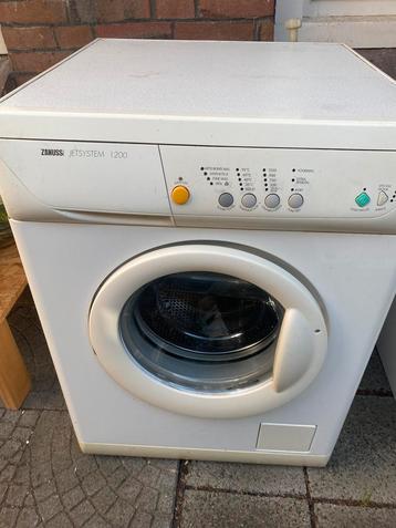 Wasmachine beschikbaar voor biedingen