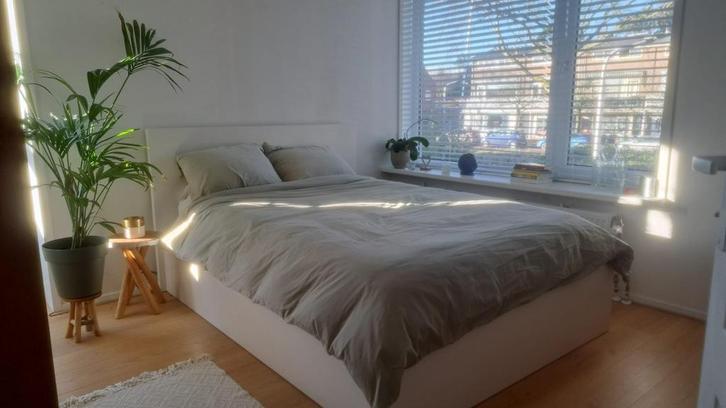 IKEA MALM bedframe 140x200, Huis en Inrichting, Slaapkamer | Matrassen en Bedbodems, Gebruikt, Bedbodem, 140 cm, 200 cm, Twijfelaar