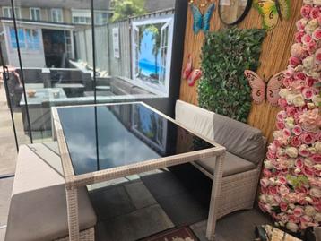 ZGAN: Mooie lichtgrijze tuinset voor maar €200 beschikbaar voor biedingen