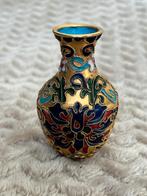 Chinese cloisonné vaasje 7.5 cm hoog, Huis en Inrichting, Woonaccessoires | Vazen, Ophalen of Verzenden