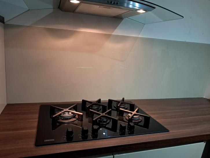 Mooie glazen achterwand in nieuwstaat, Huis en Inrichting, Keuken | Keukenelementen, Zo goed als nieuw, Minder dan 100 cm, 50 tot 100 cm