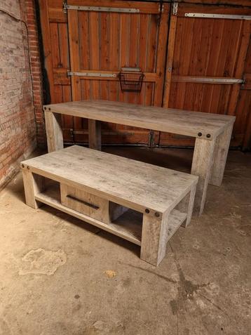 Salontafel en eettafel  beschikbaar voor biedingen
