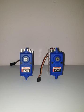 2x traxxas 2085 servo ( 1 met metalen tandwielen )