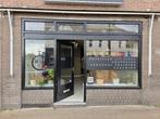 TE HUUR: RUIME WINKEL MET BERGRUIMTE, Ophalen of Verzenden
