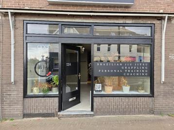 TE HUUR: RUIME WINKEL MET BERGRUIMTE beschikbaar voor biedingen