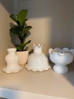 Vintage Melkglazen Lampenkappen, Huis en Inrichting, Lampen | Lampenkappen, Gebruikt, Vintage, Ophalen of Verzenden, Overige vormen