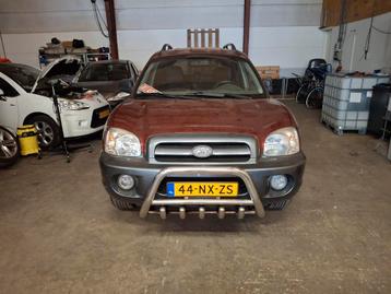 Hyundai Santa Fe 2.4 I 16V 4WD 2005 Rood beschikbaar voor biedingen