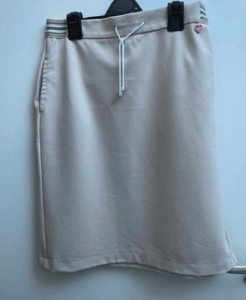 Relax by Tony mooie beige rok stretch 38 beschikbaar voor biedingen