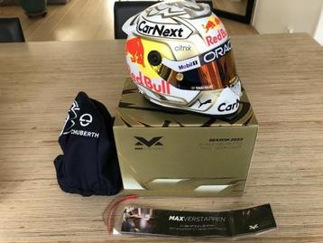 Max verstappen Seizoen 2022 Helm Schaal 1:2 beschikbaar voor biedingen