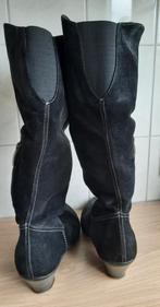 Zwart suede laarzen 39. Met extra kuitbreedte. Footnotes, Ophalen of Verzenden, Zo goed als nieuw, Zwart, Hoge laarzen