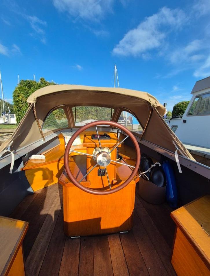 MOET WEG  Stoere en robuuste stalen Langenberg sloep, Watersport en Boten, Sloepen, Gebruikt, 10 tot 30 pk, 6 meter of meer, Binnenboordmotor