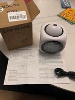 Nieuwe LCD Klok met Projectie - Nooit Gebruikt!, Ophalen of Verzenden, Nieuw, Digitaal, Wekker of Tafelklok