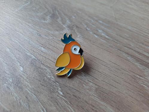1 leuke papegaai pin te koop, Verzamelen, Speldjes, Pins en Buttons, Nieuw, Speldje of Pin, Dier of Natuur, Ophalen of Verzenden
