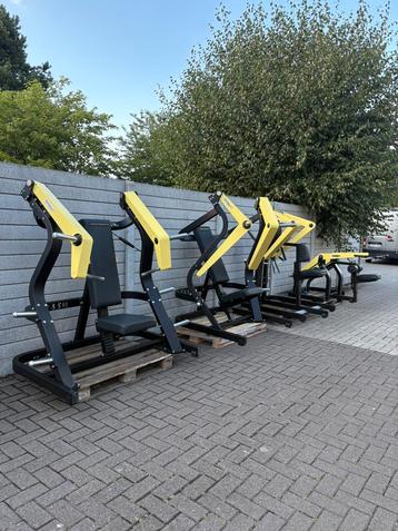 5x Technogym Pure Strength plate loaded fitness beschikbaar voor biedingen