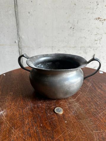Vintage tinnen potje – gemerkt beschikbaar voor biedingen