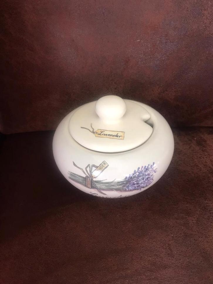 Jet - Lavender Suikerpot, Huis en Inrichting, Keuken | Servies, Zo goed als nieuw, Overige typen, Overige stijlen, Aardewerk, Ophalen of Verzenden
