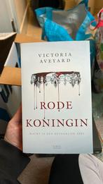 Victoria Aveyard - Rode koningin, Victoria Aveyard, Ophalen of Verzenden, Zo goed als nieuw