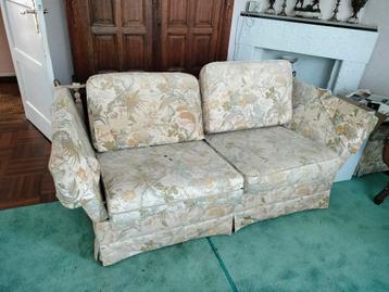 3 x Vintage Tweezits Bankjes + 2 Poefen - Herstofferen beschikbaar voor biedingen