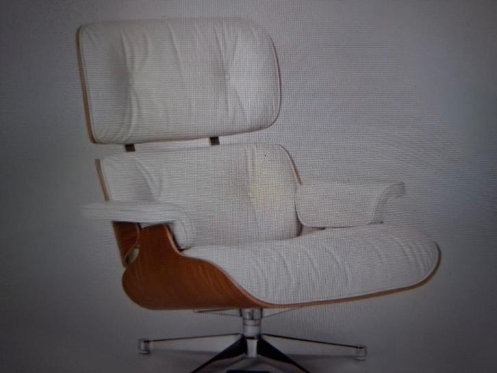 Vitra Lounge Chair ottoman, door Charles en Ray Edmes, Huis en Inrichting, Fauteuils, Zo goed als nieuw, Ophalen