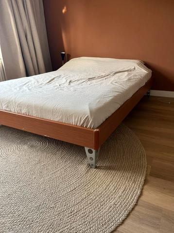 Bed 140 x 200