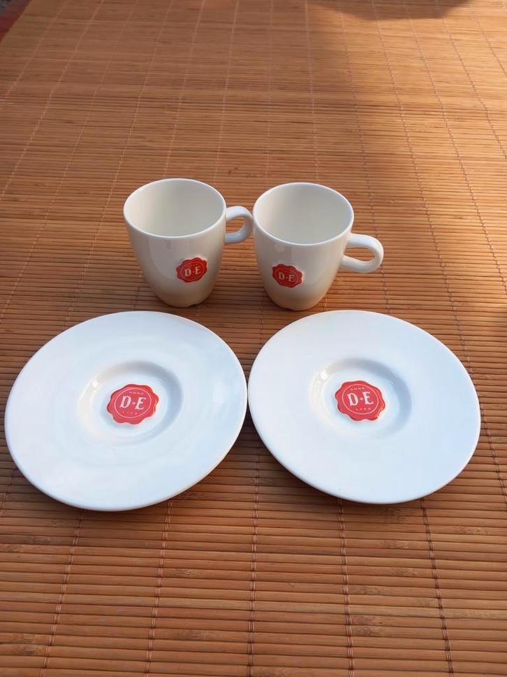 D.E  Douwe Egberts kop en schotel set - Zo goed als nieuw!, Huis en Inrichting, Keuken | Servies, Zo goed als nieuw, Kop(pen) en/of Schotel(s)