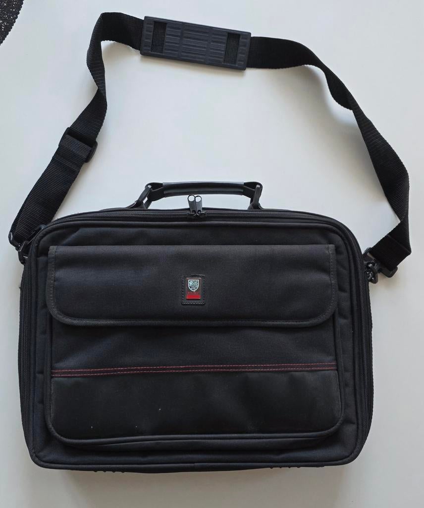 Solidex laptoptas 17 inch, Computers en Software, Laptoptassen, Ophalen of Verzenden, 17 inch of meer, Zo goed als nieuw
