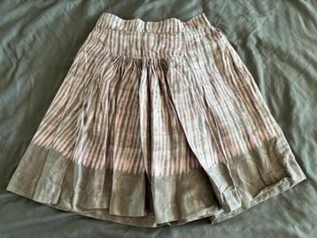 diverse meisjes jurken en rok  beschikbaar voor biedingen