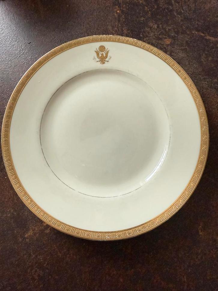 Antiek Bordje met Gouden Rand, Antiek en Kunst, Antiek | Schalen, Ophalen of Verzenden