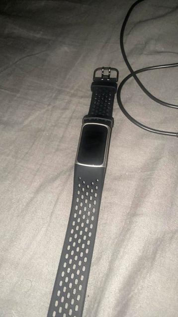fitbit charge 5 beschikbaar voor biedingen