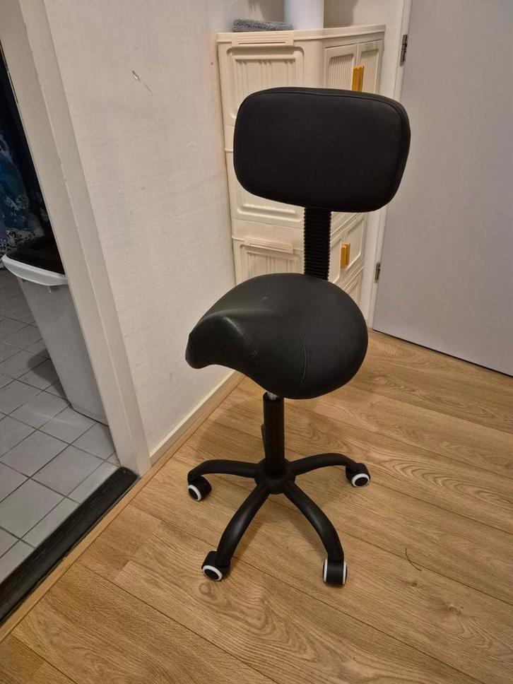 Zadelstoel - Zo goed als nieuw!, Huis en Inrichting, Bureaustoelen, Zo goed als nieuw, Bureaukruk, Zwart, Ergonomisch, Ophalen