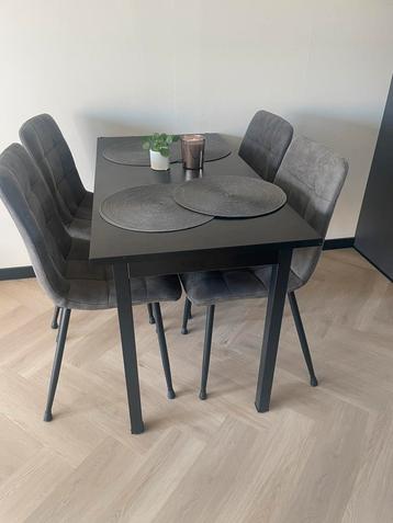 Zwarte eettafel 120x60cm
