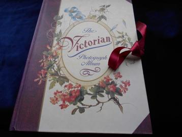 The Victorian Photograph Album, nieuw, nu een tientje. beschikbaar voor biedingen