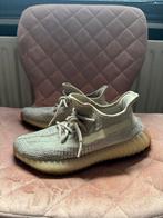 Yeezy 350 sneakers maat 38, Kleding | Dames, Schoenen, Ophalen of Verzenden, Gedragen, Beige, Sneakers of Gympen