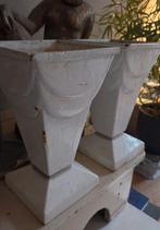 2 Franse Art Deco gietijzeren wit  geëmailleerde vazen, Tuin en Terras, Tuinvazen, Ophalen