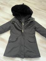 Zwarte winterjas met bontkraag - Airforce, Ophalen of Verzenden, Zo goed als nieuw, Maat 38/40 (M), Zwart