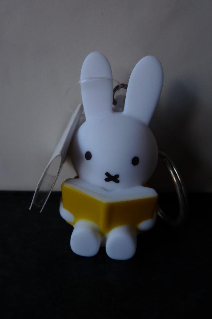 Nieuw kunstof Nijntje sleutelhanger geel 6 cm, Verzamelen, Sleutelhangers, Nieuw, Ophalen of Verzenden