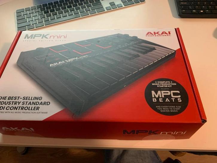 Akai MIDI Controller - Perfect voor Muziekproductie, Muziek en Instrumenten, Midi-apparatuur, Nieuw, Ophalen of Verzenden