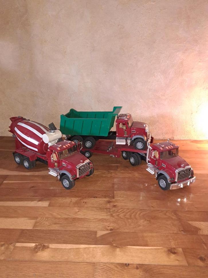3x Mack Vrachtwagens - Leuk Buitenspeelgoed!, Kinderen en Baby's, Speelgoed | Speelgoedvoertuigen, Gebruikt, Ophalen