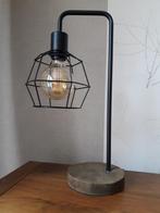 Tafellamp, zwart met houten voet., Minder dan 50 cm, Industrieel, Metaal, Ophalen of Verzenden